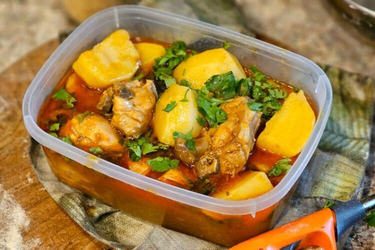 Mozambican Chicken Stew with Palm Oil and Peanuts