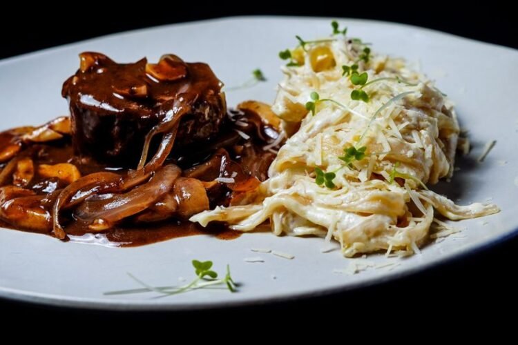 Naples-Style Slow-Simmered Onion and Beef Sauce