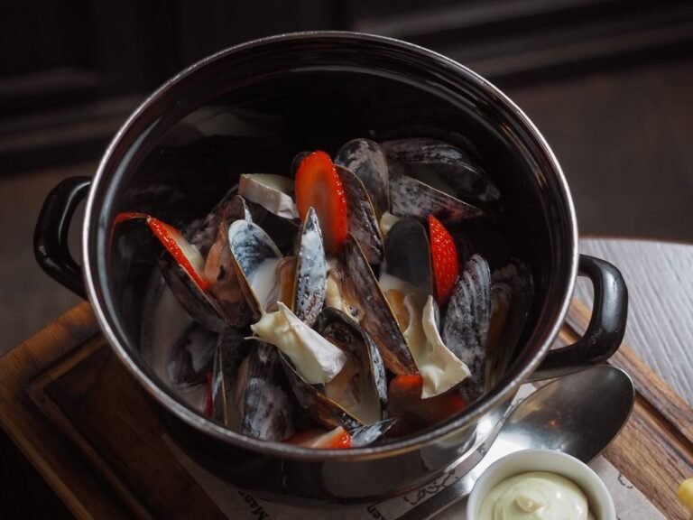 Neapolitan Peppered Mussels