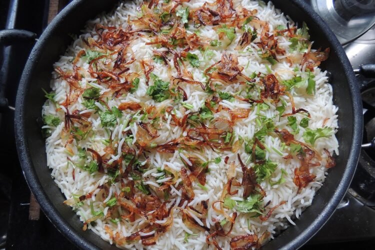 Pakistani Aromatic Chicken Rice Pilaf