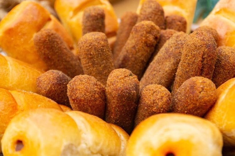 Panamanian Flaky Fried Breakfast Bread