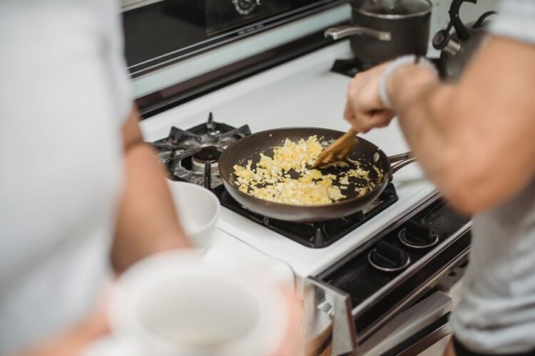 Shredded Dried Beef and Egg Scramble