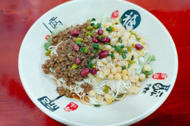 Sichuan Spicy Minced Pork Noodles with Crispy Pork Sauce