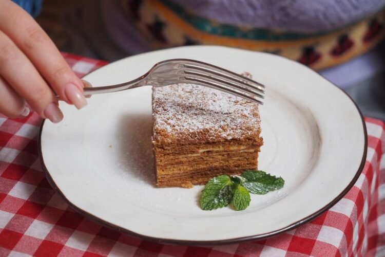 Smetannik Russian Sour Cream Layer Cake