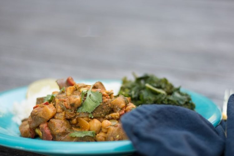 Steamed Rice Cakes with Kerala Black Chickpea Curry