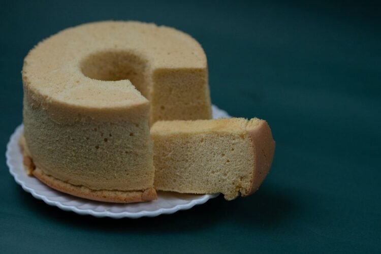 Tokyo-Style Banana Cream Filled Sponge Cake