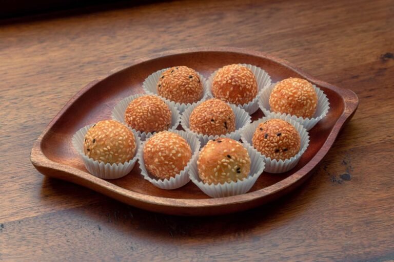 Vietnamese Fried Sesame Balls