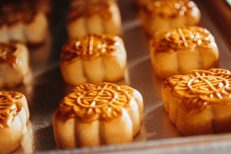 Vietnamese Golden Baked Mooncakes with Mung Bean and Seed Filling