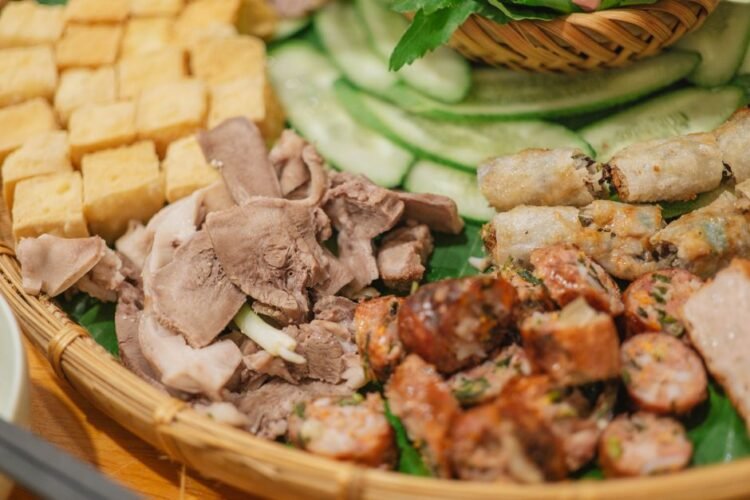 Vietnamese Grilled Pork Sausage with Rice Paper and Herbs