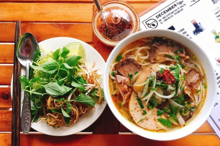 Vietnamese Spicy Beef Noodle Soup