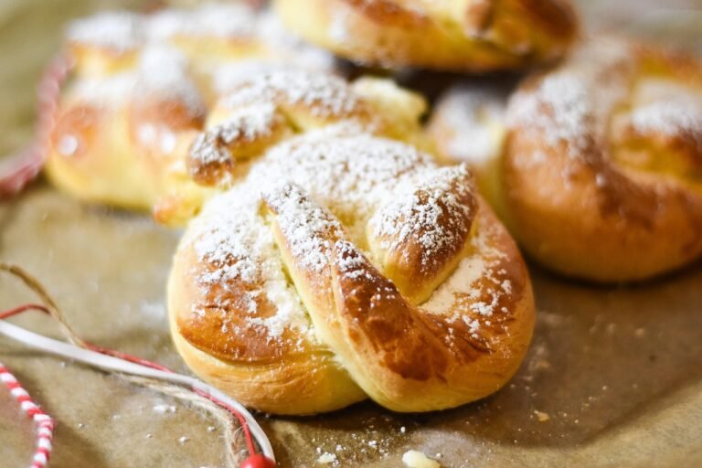 Classic Filipino Sweet Brioche Buns