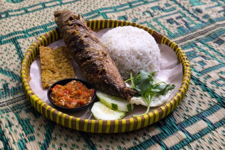 Kelantan Blue Herb Rice with Spiced Fish and Sambal