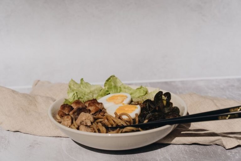 Malaysian Thick Gravy Noodles with Braised Pork
