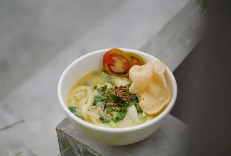 Bogor-Style Aromatic Beef Noodle Soup