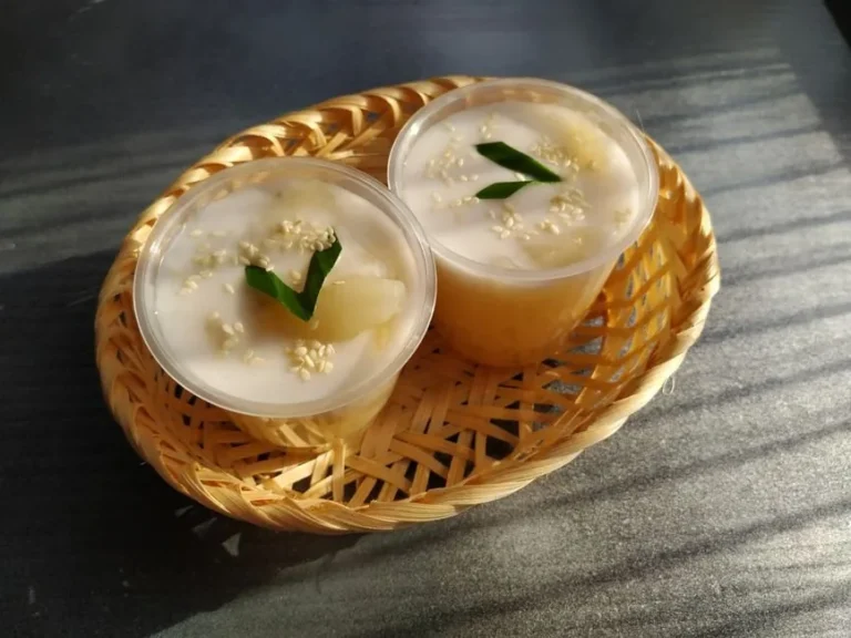 Classic Javanese Pandan Iced Dessert with Coconut and Palm Sugar