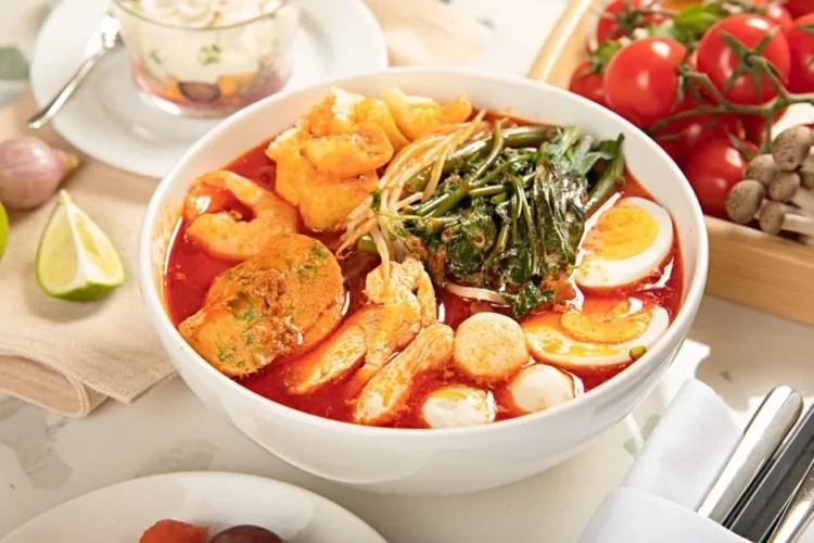 Malaysian Javanese-Style Spiced Noodle Soup