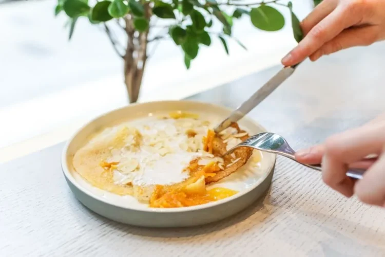 Malaysian Lacy Net Crepe with Curry Dip