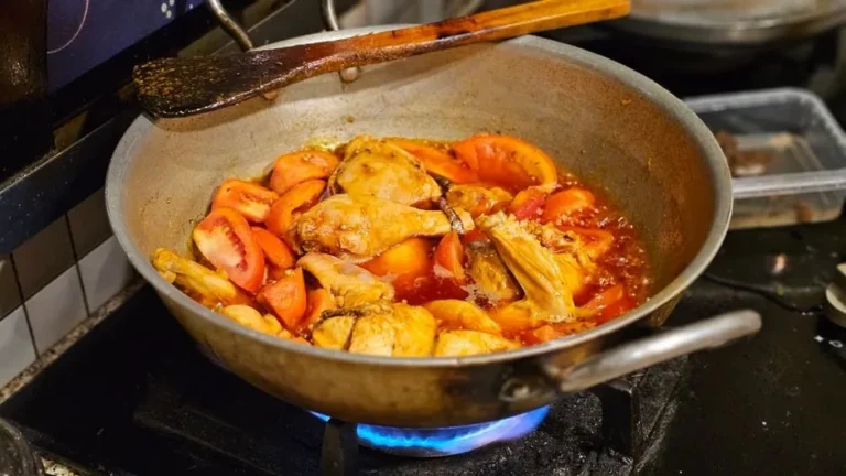 Salvadoran Chicken Braised in Fermented Corn Wine
