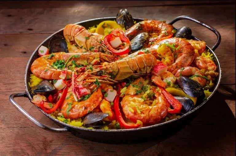 Spanish Mixed Seafood and Chicken Paella