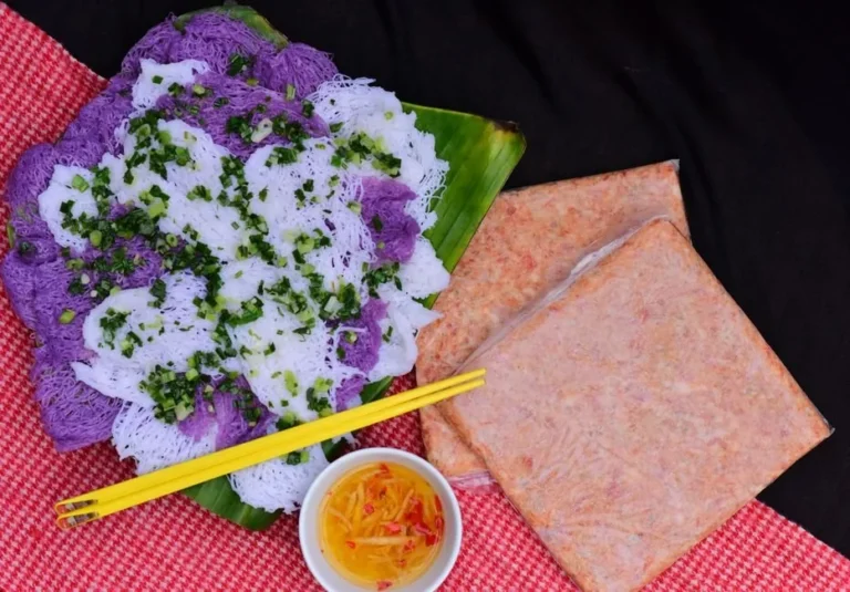 Vietnamese Steamed Banana Leaf Rice Flat