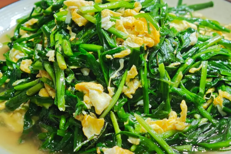 Stir-Fried Water Spinach with Garlic