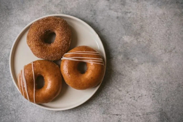 Crispy Mexican Cinnamon-Sugar Fritters