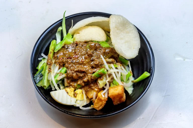Jakarta Tofu and Rice Noodle Salad with Peanut Sauce