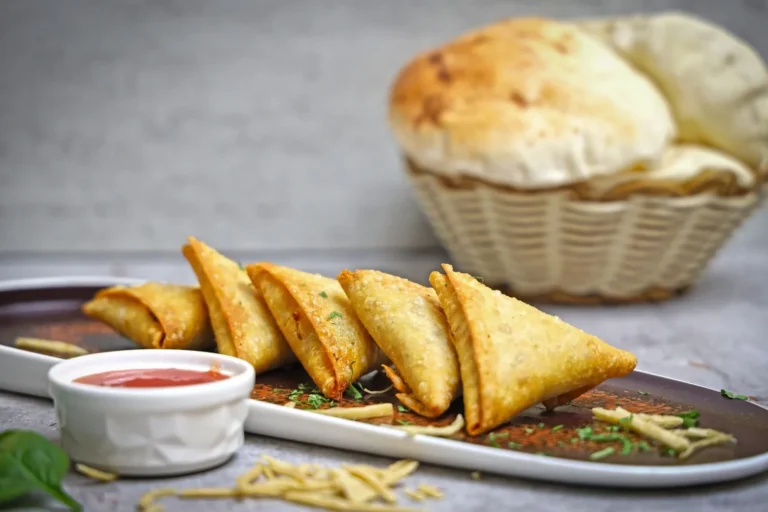 Yemeni Fried Meat-Filled Pastry (Samboosa)