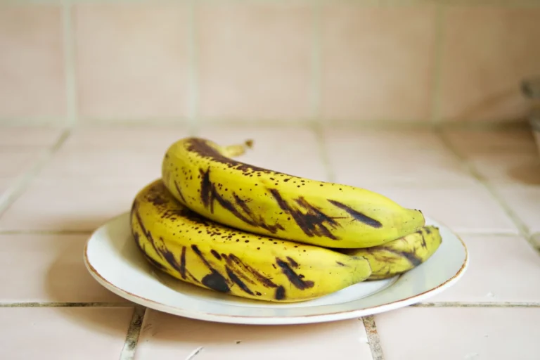 Papua-Style Roasted Bananas with Coconut Cream