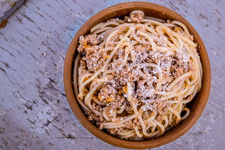 Roman Square-Cut Spaghetti with Pecorino and Black Pepper