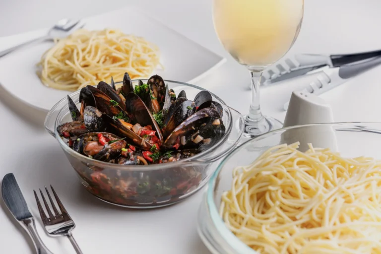 Classic French Mussels in White Wine Broth