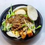 Bandung-Style Vegetable Salad with Spicy Peanut Sauce